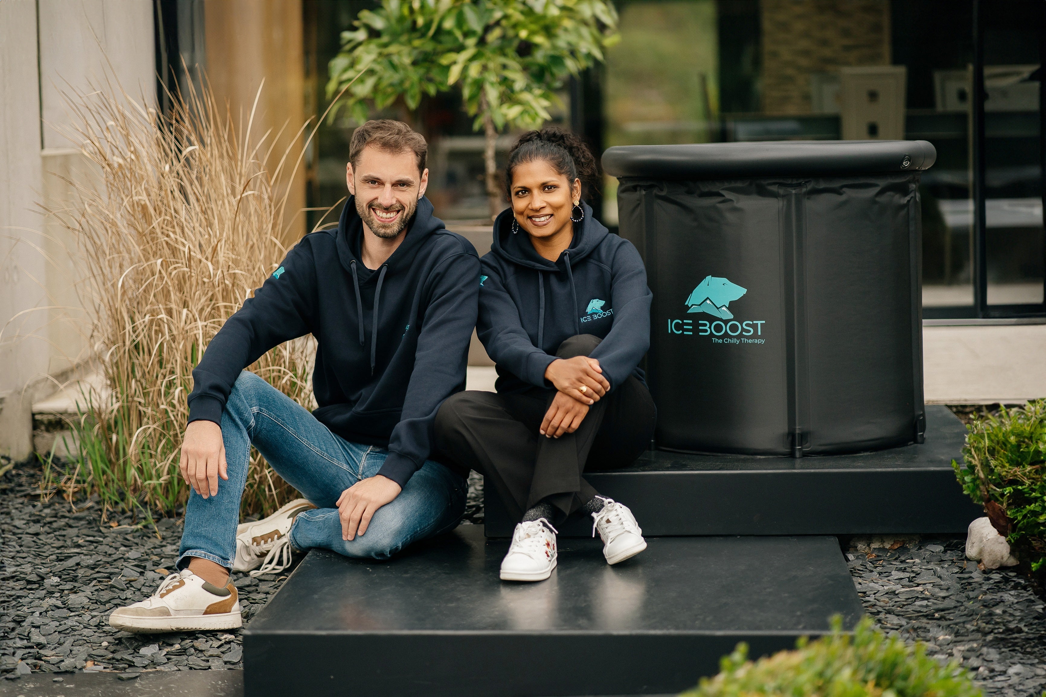 Anne-Sophie Hélias et Joaquim Manuel, cofondateurs d'Ice Boost, la marque française de bains froids pour athlètes et entrepreneurs